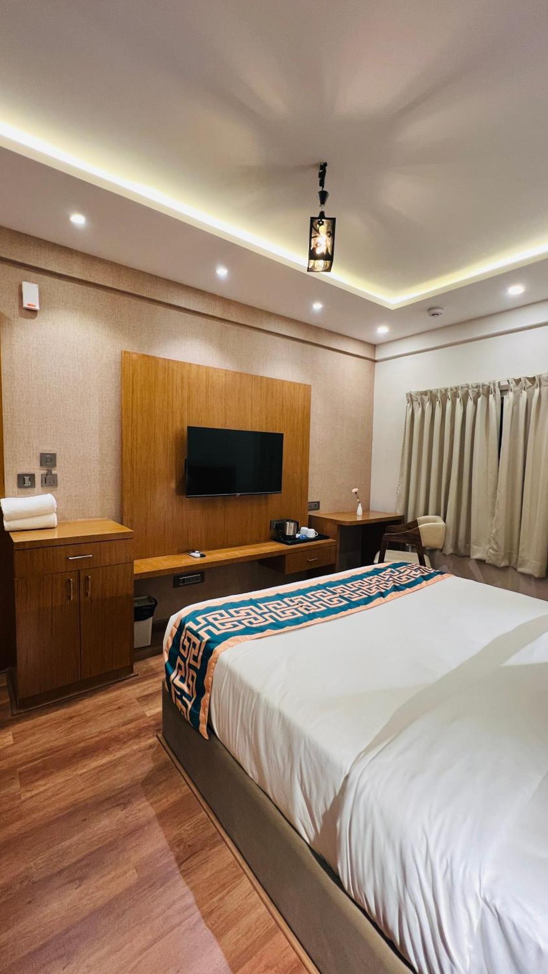 Hotel Aashraya Dod Jala Экстерьер фото