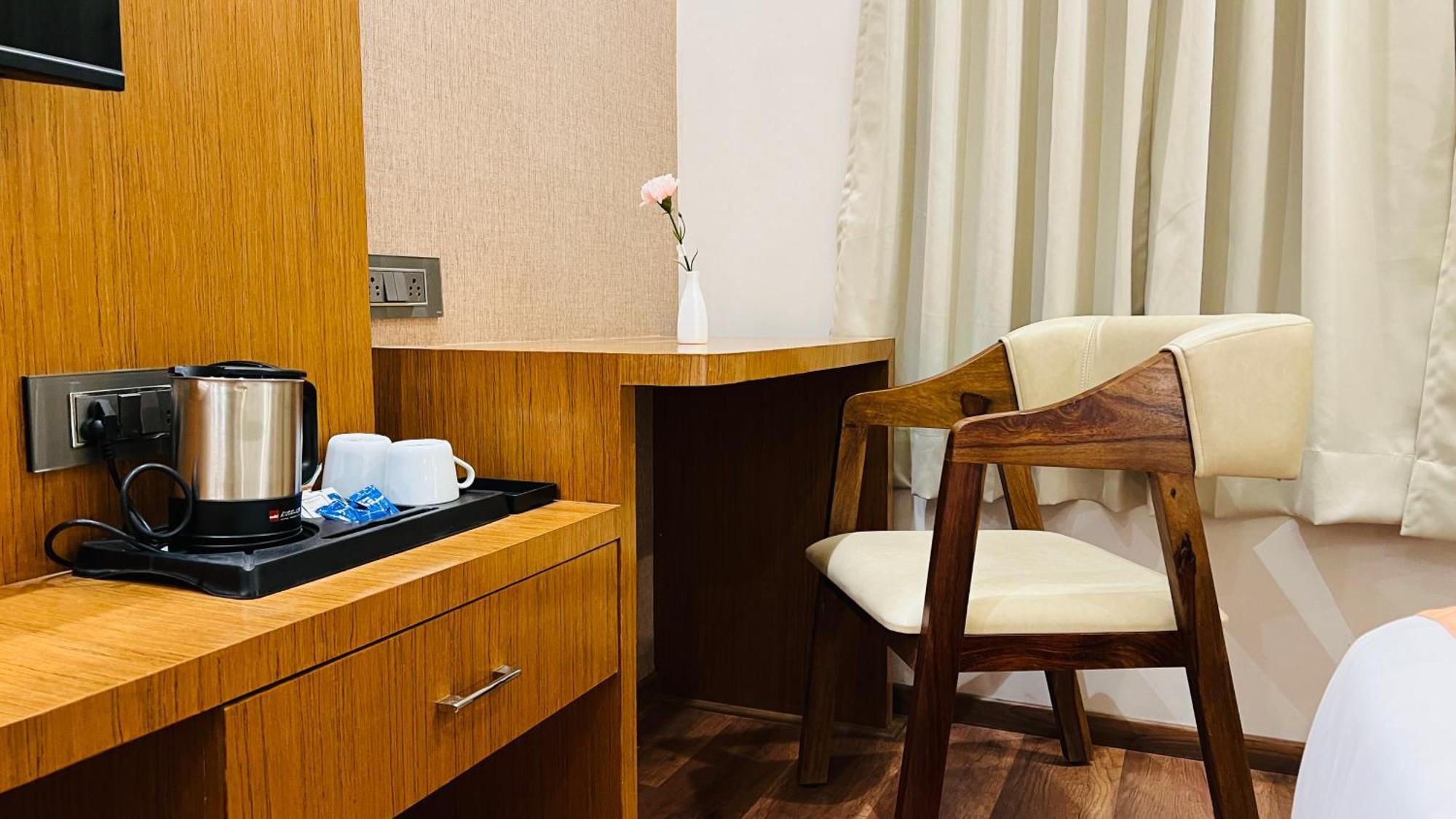 Hotel Aashraya Dod Jala Экстерьер фото