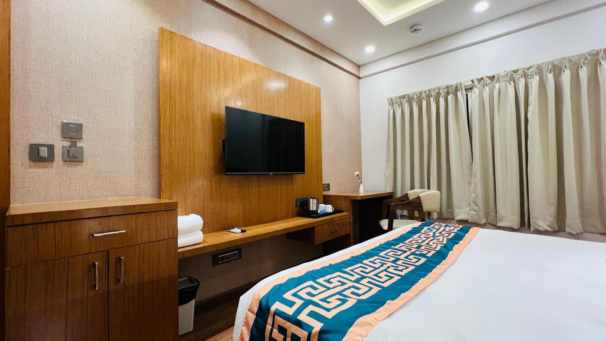 Hotel Aashraya Dod Jala Экстерьер фото