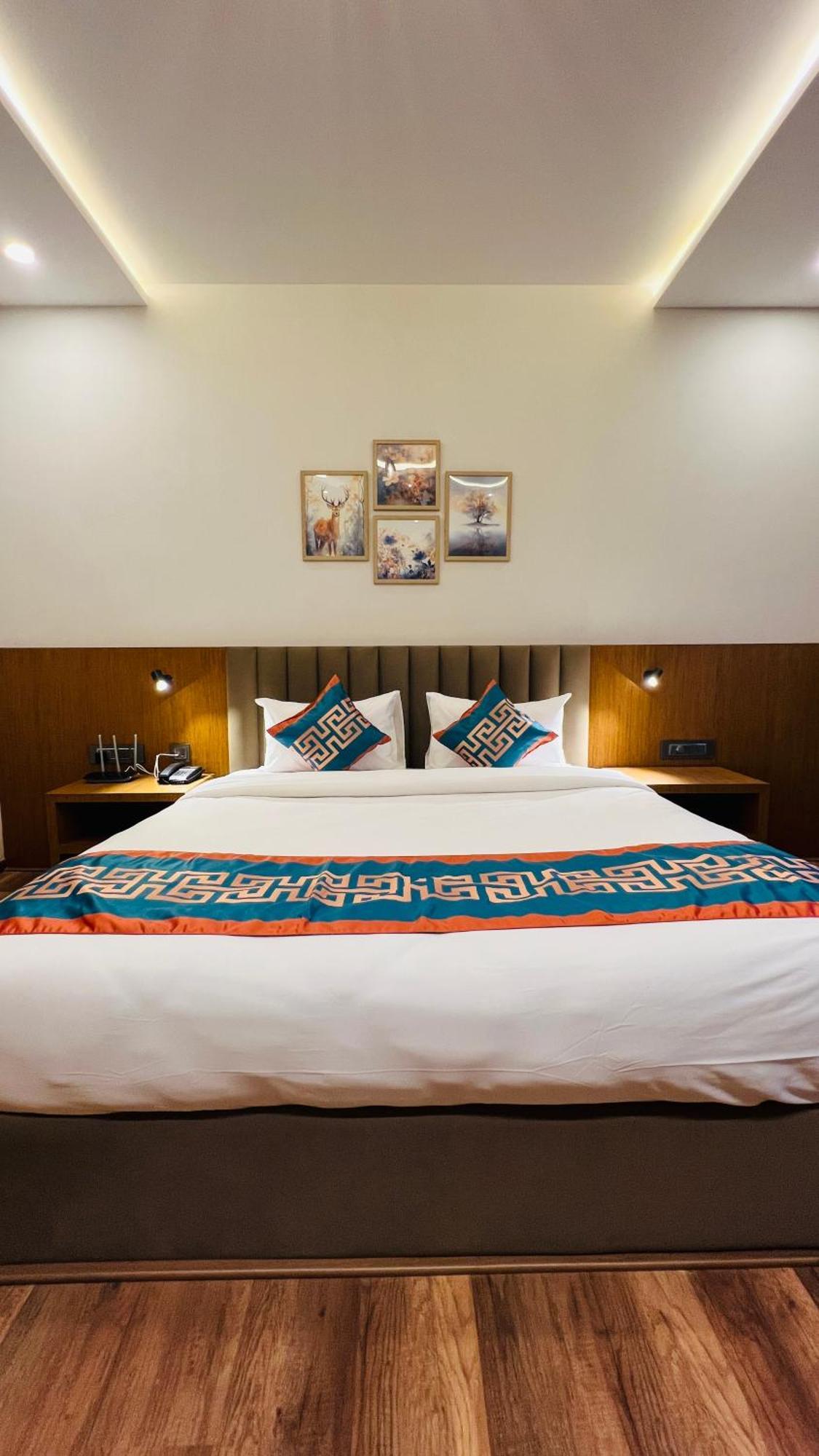 Hotel Aashraya Dod Jala Экстерьер фото